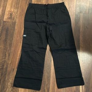 Women’s Cherokee workwear stretch cargo scrub pant eith drawstring ankle